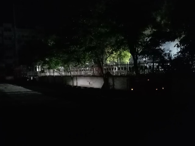 28 शहरों में सिर्फ सायरन की गूंज, हर तरफ थम गई रफ्तार, 10 मिनट रहा अंधेरा