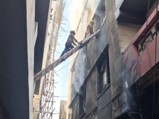 अजमेर में भीषण अग्निकांड, होटल में आग लगने से 4 लोग जिंदा जले, 4 की हालत नाजुक