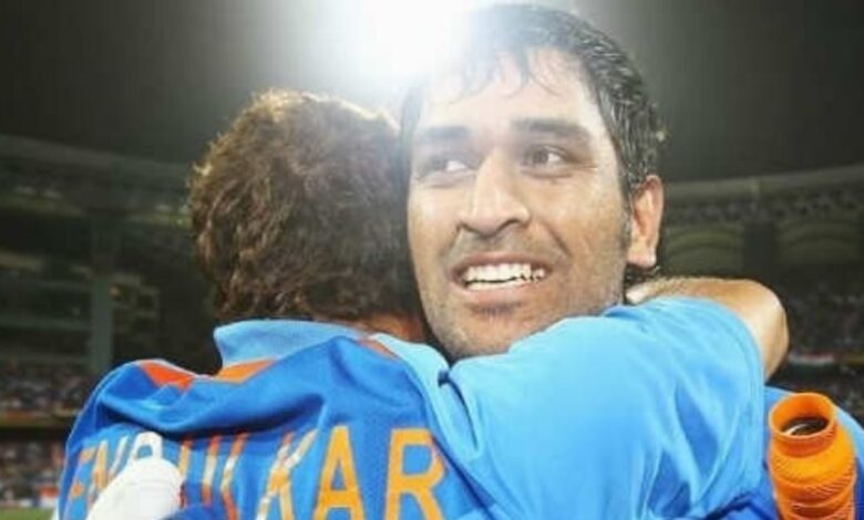 MS Dhoni Ragging | Yuvraj Singh | युवराज सिंह लेते थे एमएस धोनी की रैगिंग