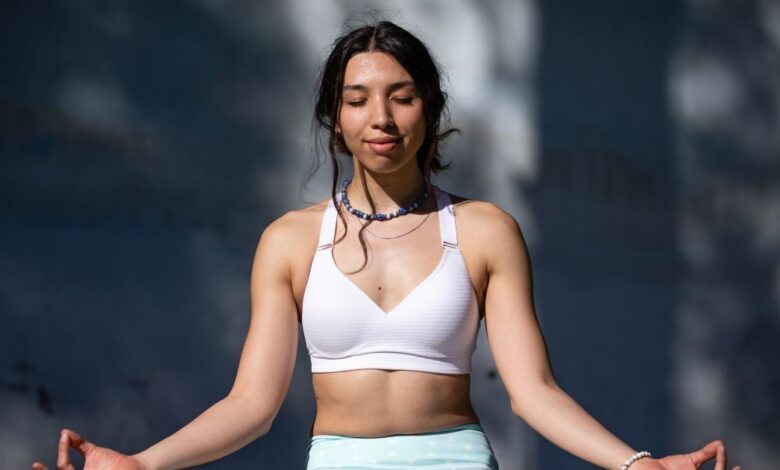 Mothers Day 2025 these 4 best Yoga is a Blessing for Mothers after delivery Know Beneficial Asanas in hindi | डिलीवरी के बाद महिलाओं के लिए वरदान है ये योग, रेगुलर अभ्यास से शरीर को मिलेगा अनमोन तोहफा!