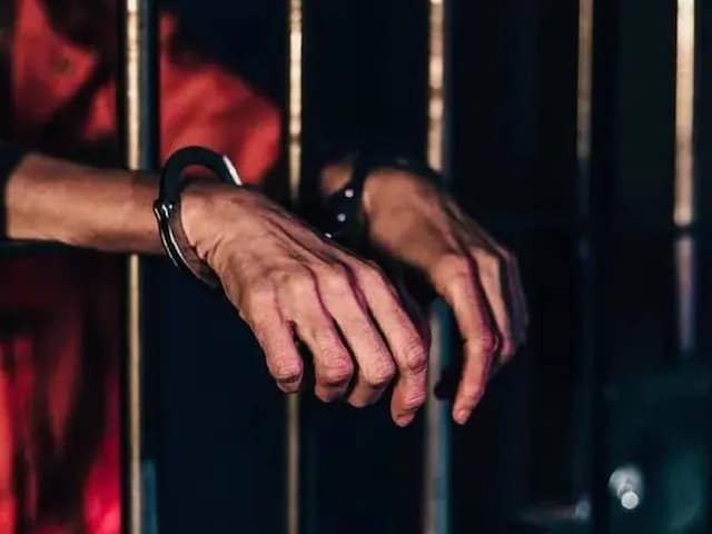 कइयों के दिलों में उमड़ रहा पाकिस्तान प्रेम आया जुबां पर, पुलिस ने दबोचा