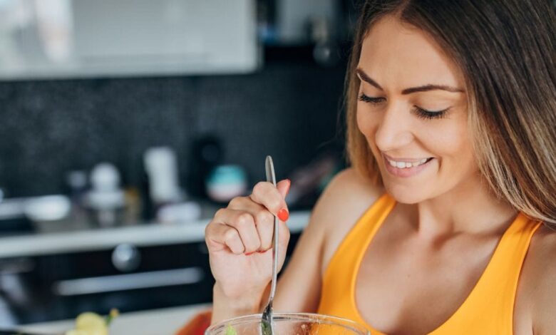 Top 5 Healthy Breakfast Foods to Keep You Cool : गर्मी में ब्रेकफास्ट के लिए बेस्ट फूड्स, दही-फ्रूट्स, ओट्स और स्मूदी