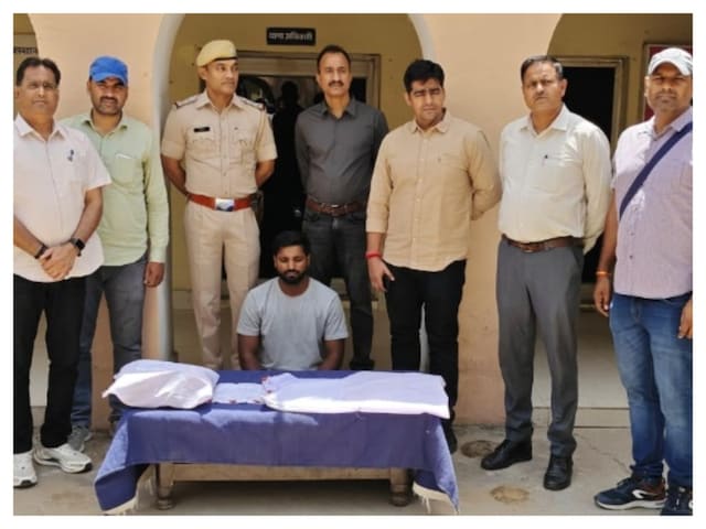 थाने पर AK-47 से हमला, फिर 6 साल गायब, कौन हैं राजवीर गुर्जर उर्फ लारा