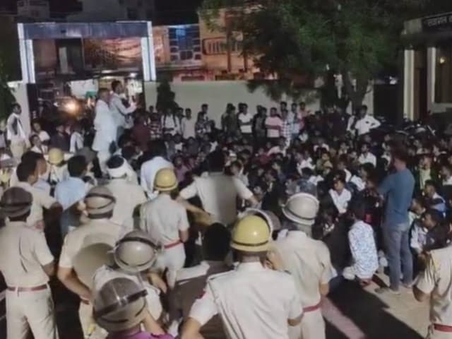 झालावाड़ में शुरू हुआ नया बवाल, समुदाय विशेष की 'नो एंट्री' के लगाए बोर्ड