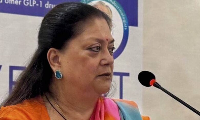वसुंधरा राजे के दर पर पहुंचे प्रभुलाल सैनी, बाहर आकर खोला 'राज', ताबड़तोड़ चढ़ा सियासी पारा