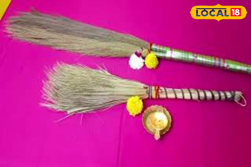सिर्फ सफाई नहीं, भाग्य बदल सकती है झाड़ू! धनतेरस पर जानें सही समय और तरीका...