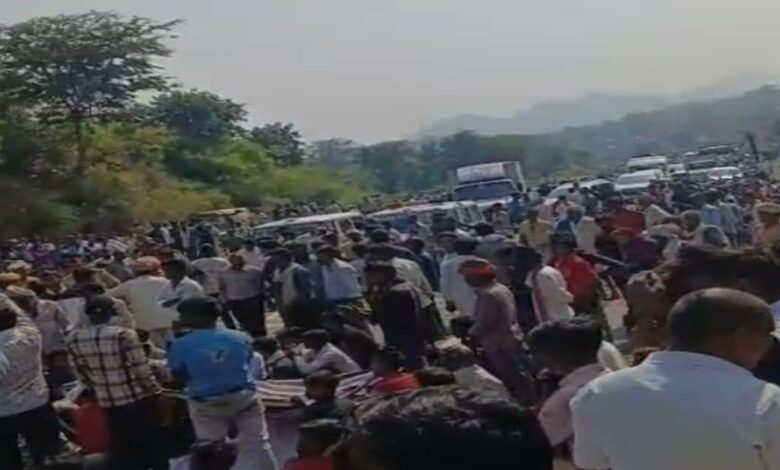 अंबालाल की मौत पर ग्रामीणों का आक्रोश