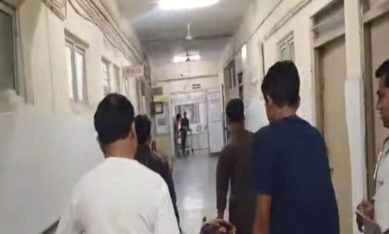 बांसवाड़ा का दर्दनाक हादसा: ड्राइवर ने एंबुलेंस में पहुंचाया शव... तभी पता चला मृतक उसका बेटा!