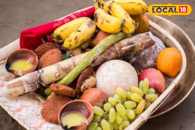 पारंपरिक सामान की खरीदारी के लिए मुख्य बाजार छठ पूजा के लिए जिन चीजों की सबसे ज्यादा जरूरत होती है जैसे बांस की टोकरी यानी सूप , मिट्टी के बर्तन, गन्ना, नारियल, केला, सिंघाड़ा, ईख, सुथनी फल, हल्दी-अदरख आदि, उनके लिए आप हैदराबाद निम्नलिखित बाजारों में जा सकते हैं 