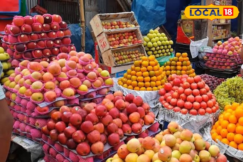 माधापुर और आसपास के इलाके माधापुर और उसके आसपास का इलाका उत्तर भारतीय समुदाय का एक बड़ा केंद्र बन गया है। छठ के मौके पर यहां की स्थानीय दुकानें और किराना स्टोर विशेष रूप से पूजा सामग्री बेचने लगते हैं। यहां बांस की टोकरी, फल, गन्ना,और राशन वाली चीजें जैसे चावल, गुड़, दालें आदि मिलते हैं 