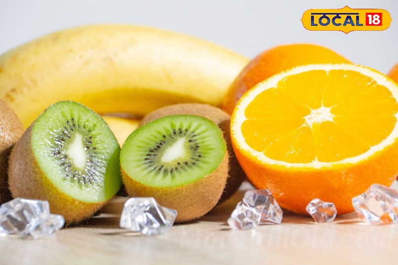 ब्लूबेरी और बेरीज ब्लूबेरी, रास्पबेरी, ब्लैकबेरी जैसी सभी बेरीज फायदेमंद हैं। इनमें भी एंटी-इंफ्लेमेटरी गुण होते हैं और ये शरीर में ऑक्सीडेटिव स्ट्रेस को कम करती हैं, जो यूरिक एसिड बढ़ने का एक कारण हो सकता है।