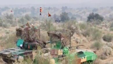 बीकानेर की रेत में गरजी तोपें... महाजन फायरिंग रेंज में सेना ने दिखाया युद्ध का असली जलवा!