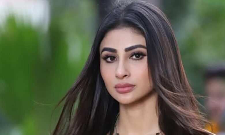 '400 रुपये की भेल 100 की रोटी...' मौनी रॉय का 'बदमाश' रेस्टोरेंट, मेन्यू कार्ड से हीरोइन ने उठाया पर्दा