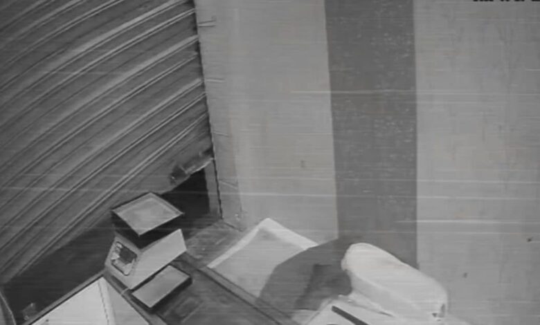 Bharatpur Robbery News | Nadbai Sarrafa Shop Theft | Gold Silver Robbery | CCTV Footage Bharatpur | Rajasthan Crime Update | Late Night Robbery