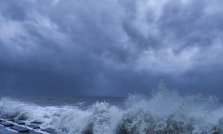 Cyclone Montha LIVE: 110KMpH की रफ्तार से आ रही तबाही, IMD की भी फूली सांस, 3 राज्यों में हाई अलर्ट