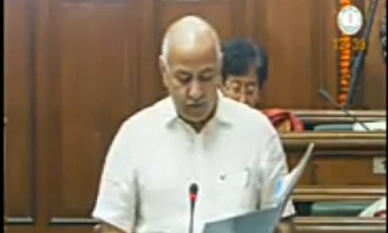 Delhi Economic Survey: दिल्ली में प्रति व्यक्ति आय पर नहीं पड़ा कोरोना का असर, राष्ट्रीय औसत से 3 गुना ज्यादा की रिकॉर्ड, लेकिन GSDP को हुआ बड़ा नुकसान!‌ | Delhi's Economic Survey report reveals that corona was not affected by per capita income in Delhi, a record 3 times more than the national average, but GSDP suffered a big loss!