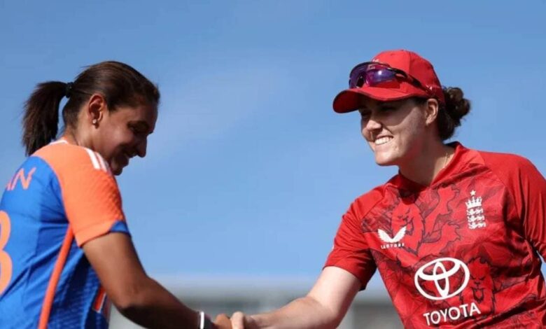 INDW vs ENGW LIVE Cricket SCORE: भारत की बैटिंग शुरू, स्मृति मंधाना- प्रतिका रावल की जोड़ी मोर्चे पर