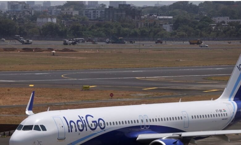 Indigo Flight Powerbank Fire: दिल्ली एयरपोर्ट पर इंडिगो फ्लाइट की 'टैक्सिंग' के दौरान हादसा, सीट के पीछे रखे पावर बैंक में लगी आग