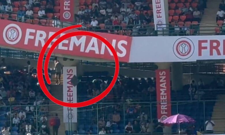 Kite Landed during India West Indies Match: क्रिकेट के बीच पतंगबाजी! इधर विंडीज की धज्जियां उड़ा रहा था भारत, मैदान में लैंड हो गई पतंग, देखें VIDEO