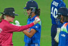 Women World Cup: पहले अंपायर से बहस फिर घनघोर लापरवाही, स्मृति मंधाना की गलती से कैसे लगातार तीसरा मैच हारा भारत