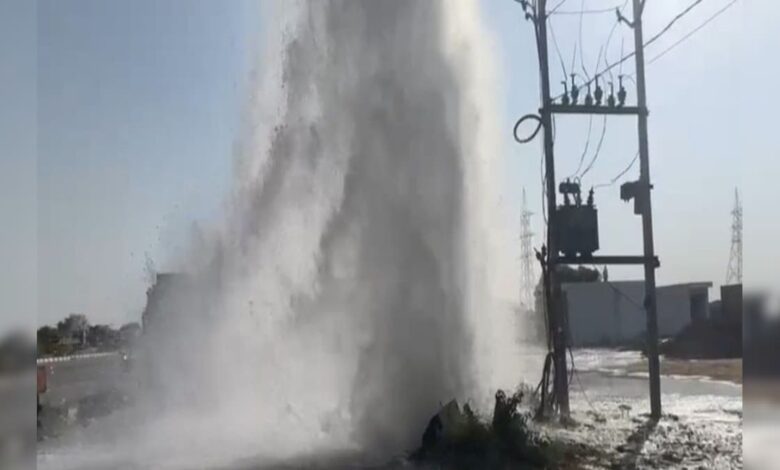 अजमेर में NH48 पर हादसा, ट्रेलर ने पाइपलाइन को मारा टक्कर, जलभराव का बना खतरा – News18 हिंदी