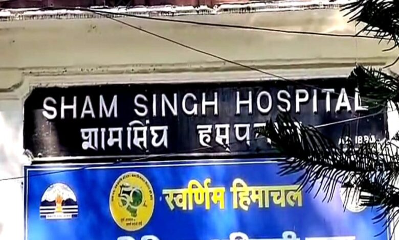 अपशब्द...गालियां और सवाल! हिमाचल के चंबा मेडिकल क़ॉलेज की युवा महिला इंटर्न डॉक्टर के VIDEO पर विवाद, DC से शिकायत