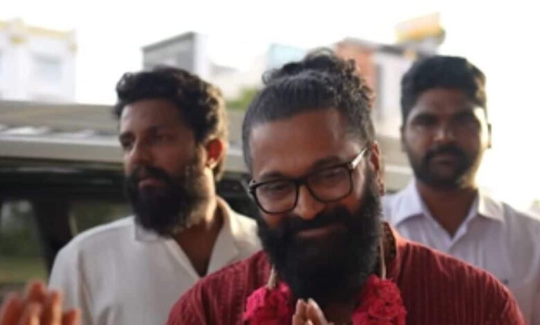 ऋषभ शेट्टी का मंदिर-दर्शन में रमा मन, अब रामनाथस्वामी मंदिर में की पूजा, सफलता का मनाया जश्न