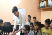 घर बैठे फ्रेंचाइजी लेकर फ्री में शुरू करें अपना कारोबार, हर महीने होगी लाखों में कमाई, जानें कैसे? - business opportunity earn money from amul aadhaar post office franchise check details here samp