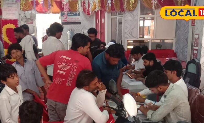 धनतेरस पर अलवर में ऑटो मार्केट का धमाका! GST कटौती से बाइक्स-कारों की लाइनें..