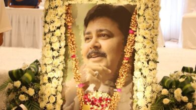 सतीश शाह की प्रार्थना सभा में सितारों ने दी श्रद्धांजलि, मधु भावुक