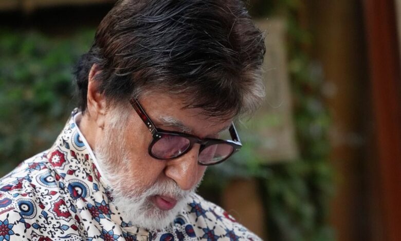 'सबसे पहले मैं सभी से...', रात 2 बजे अमिताभ बच्चन को हाथ जोड़कर मांगनी पड़ी माफी, आखिर ऐसा क्या हुआ?