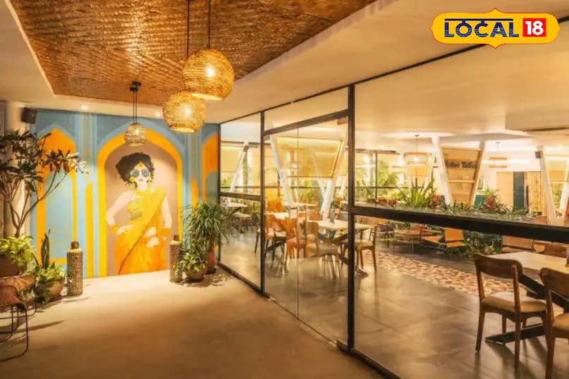 तेलुगु की कहानियाँ, माधापुर यह कैफ़े डिज़ाइन के ज़रिए तेलुगु लोककथाओं और कहानियों का जश्न मनाता है। लोक कला से प्रेरित सजावट, देहाती इंटीरियर और कलात्मक दीवारें संस्कृति और रचनात्मकता का अनूठा संगम पेश करती हैं