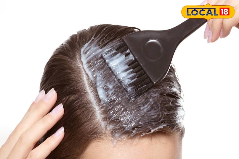 लगाने का तरीका सबसे पहले बालों को हल्के शैम्पू से धोकर थोड़ा गीला कर लें, अब तैयार मास्क को स्कैल्प से शुरू करते हुए बालों की जड़ों से सिरों तक लगाएं। मास्क लगाने के बाद बालों को टॉवल या शॉवर कैप से 30-45 मिनट के लिए ढक दें फिर सादे पानी या हल्के शैम्पू से बाल धो लें।