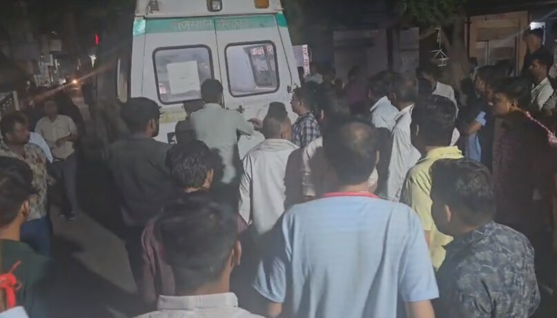 हादसे पर सीएम भजनलाल शर्मा ने दुख जताते हुए मृतकों के परिवारों के प्रति संवेदना व्यक्त की और घायलों को हर संभव सहायता देने के निर्देश दिए हैं. हादसे पर सीएम भजनलाल शर्मा ने दुख जताते हुए मृतकों के परिवारों के प्रति संवेदना व्यक्त की और घायलों को हर संभव सहायता देने के निर्देश दिए हैं.