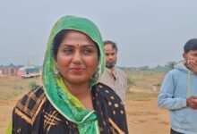 Monalisa of Pushkar: पुष्कर मेले में छाई नई ‘मोनालिसा’, जानिए क्या लगाती है अपनी नशीली आंखों में