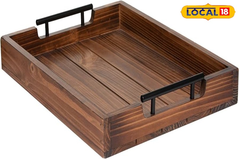 पुरानी ट्रे को दें दूसरा मौका लकड़ी या मेटल की पुरानी ट्रे को ताज़ा पेंट करके उसे नया रूप दें। इसे डाइनिंग टेबल या सेंटर टेबल पर रखें। इसके ऊपर एक छोटा गमला, मोमबत्ती या रिमोट-चाबियाँ सजाकर रख सकते हैं। पुरानी ट्रे को दें दूसरा मौका लकड़ी या मेटल की पुरानी ट्रे को ताज़ा पेंट करके उसे नया रूप दें। इसे डाइनिंग टेबल या सेंटर टेबल पर रखें। इसके ऊपर एक छोटा गमला, मोमबत्ती या रिमोट-चाबियाँ सजाकर रख सकते हैं।