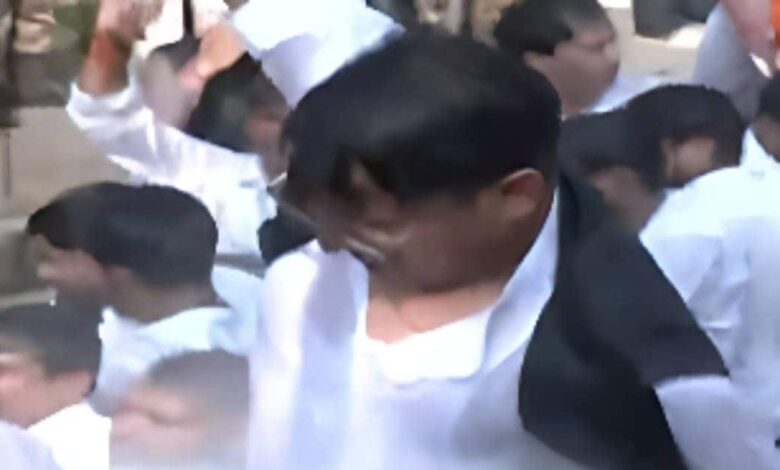 यूथ कांग्रेस का जंगी प्रदर्शन, एसआईआर, फसल मुआवजे पर बिफरे कार्यकर्ता, सीएम हाउस की तरफ बढ़े