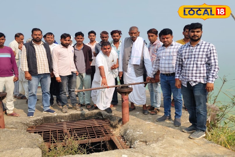 पूजा अर्चना कर नहर को खोली गई