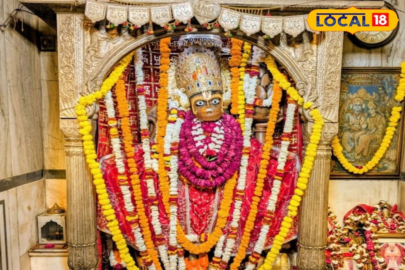 एकमात्र ऐसा अनोखा मंदिर जहां काले रूप में विराजमान हैं हनुमान जी एकमात्र ऐसा अनोखा मंदिर जहां काले रूप में विराजमान हैं हनुमान जी