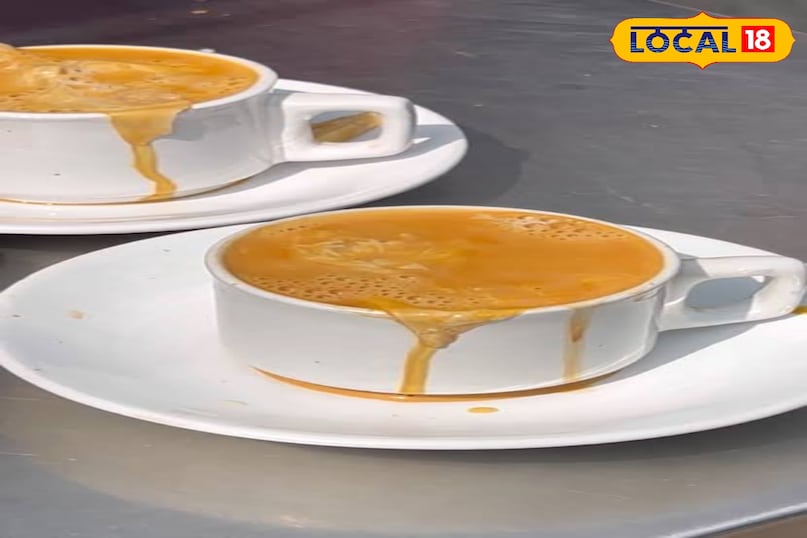 इरानी चाय हैदराबाद की शान और उसकी पहचान। इरानी चाय सिर्फ एक पेय नहीं बल्कि एक अनुभव है। यह चाय अपने खास तरीके से दूध और चाय-पत्ती को अलग-अलग उबालकर बनाई जाती है। इसमें एक मीठी और मलाईदार परत (क्रीम) बनाने के लिए खोया या मावा मिलाया जाता है। इसका स्वाद हल्का मीठा, मसालेदार और बेहद सुकून देने वाला होता है। यह पैराडाइज बेकरी, निमराह कैफे, या गफ्फा टी हाउस पर मिल जाएगा 