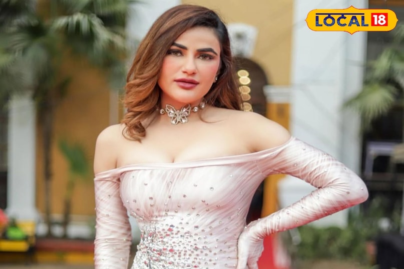 रूचि ने क्रिस्टल-एम्बेलिश्ड गाउन पहनकर किया वॉक रूचि ने क्रिस्टल-एम्बेलिश्ड गाउन पहनकर किया वॉक