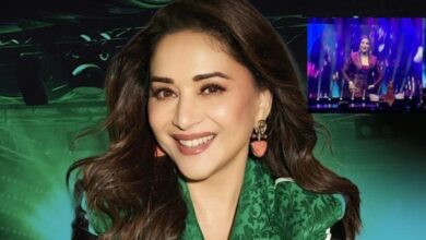 3 घंटे लेट पहुंचीं माधुरी दीक्षित, भड़के दर्शकों ने कर डाली रिफंड की मांग, बोले- 'वर्स्ट शो एवर'