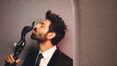 35 साल का वो आउटसाइड स्टार, जिसने डेब्यू में मारा 5 मिनट लंबा डायलॉग, बन बैठा रोम-कॉम का किंग