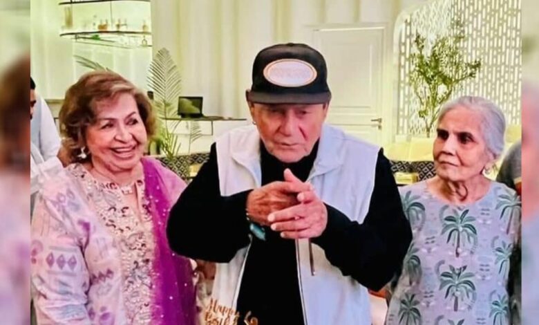 90 के हुए सलीम खान तो दूसरी पत्नी हेलेन ने किया बर्थडे विश, शेयर की फोटोज, धर्मेंद्र के निधन के बीच पोस्ट वायरल