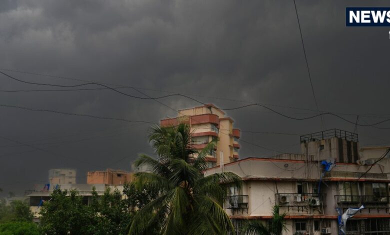 Aaj Ka Mausam: 50 किलोमीटर की रफ्तार से चलेगी तूफानी हवा, आसमानी आफत जीना करेगी मुहाल, समंदर के तेवर तल्‍ख - imd weather forecast today aaj ka mausam thunderstorms lightning 50 kmph strong winds bay of bengal cyclone delhi aqi live