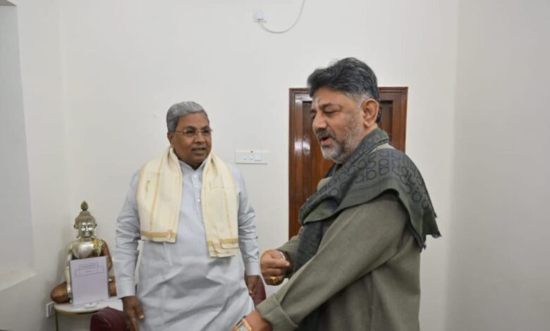 Breaking News Live: ब्रेकफास्ट पर मिले सिद्धारमैया और शिवकुमार, नेशनल हेराल्ड केस में फैसला टला