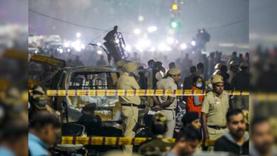 Delhi Car Blast Terror Attack Live: दिल्ली ब्लास्ट के बाद हर तरफ हाई अलर्ट, ड्राइवर की तस्वीर आई सामने