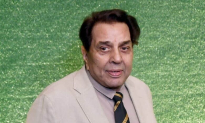 Dharmendra Latest News Live: धर्मेंद्र आए घर तो खुश हुईं हेमा मालिनी, दोस्त से मिलने पहुंचे अमिताभ