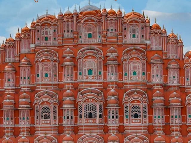 298 बरस की हुई पिंकसिटी, परंपरा और आधुनिकता का अनूठा संगम है जयपुर