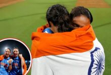 Harmanpreet Kaur Smriti Mandhana: आंखों से टप-टप बहते आंसू... जीत की खुशी में रोया देश और तिरंगे से लिपटीं हरमन-स्मृति